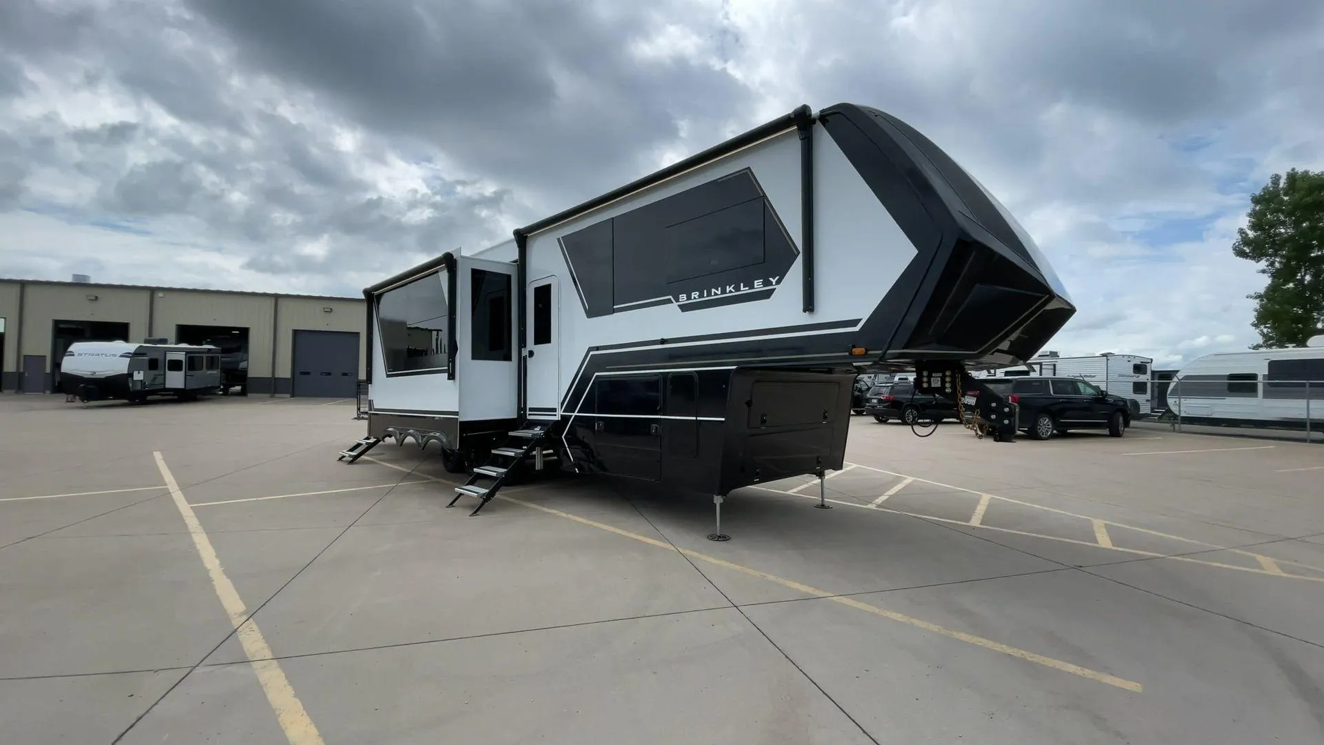 2027 Brinkley Model G 3250 - Photo 4