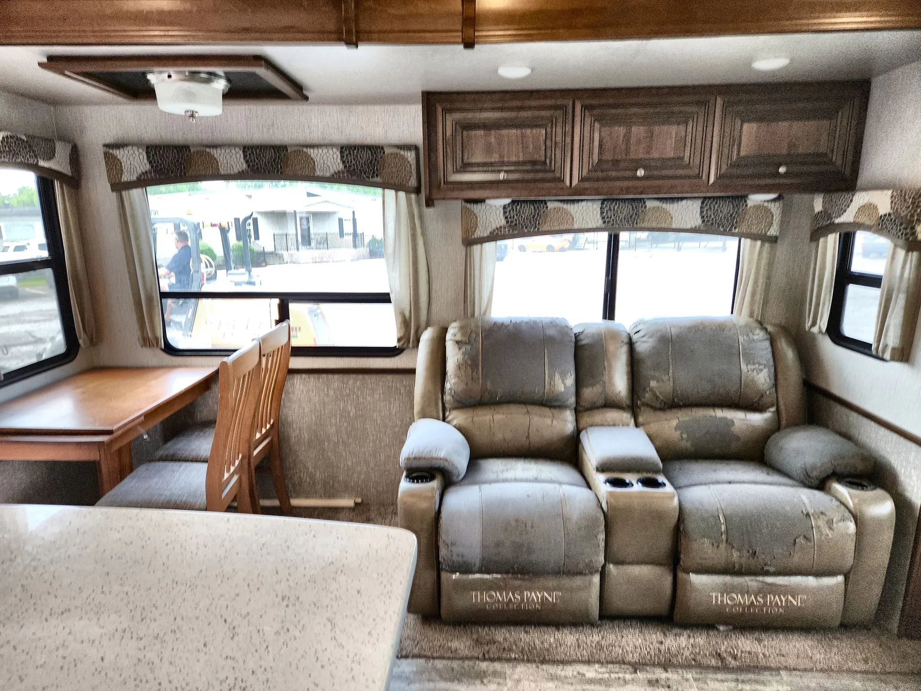 2018 Heartland Bighorn 32RS - Photo 3