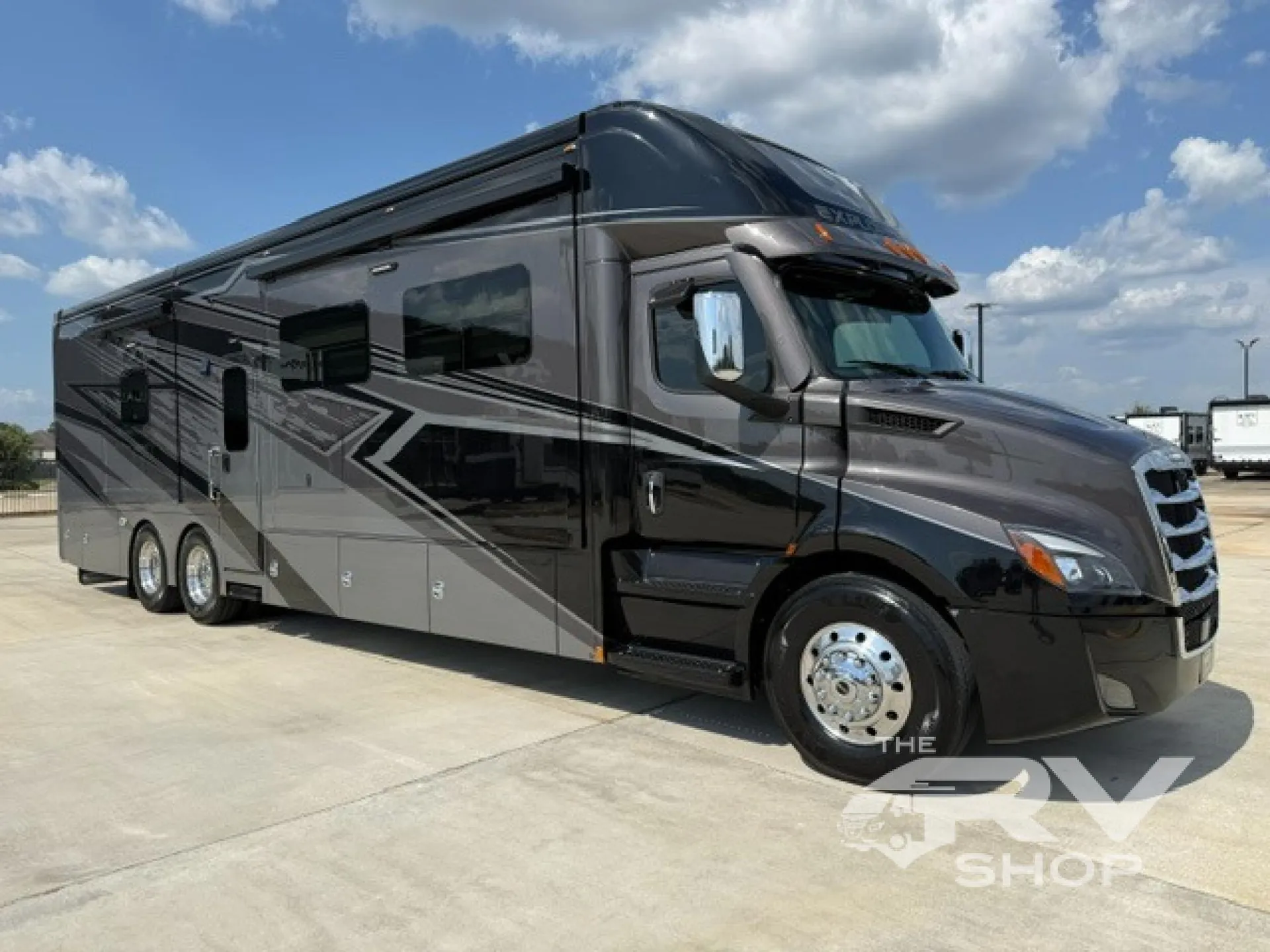 2027 Renegade Explorer TS 42RB - Photo 2