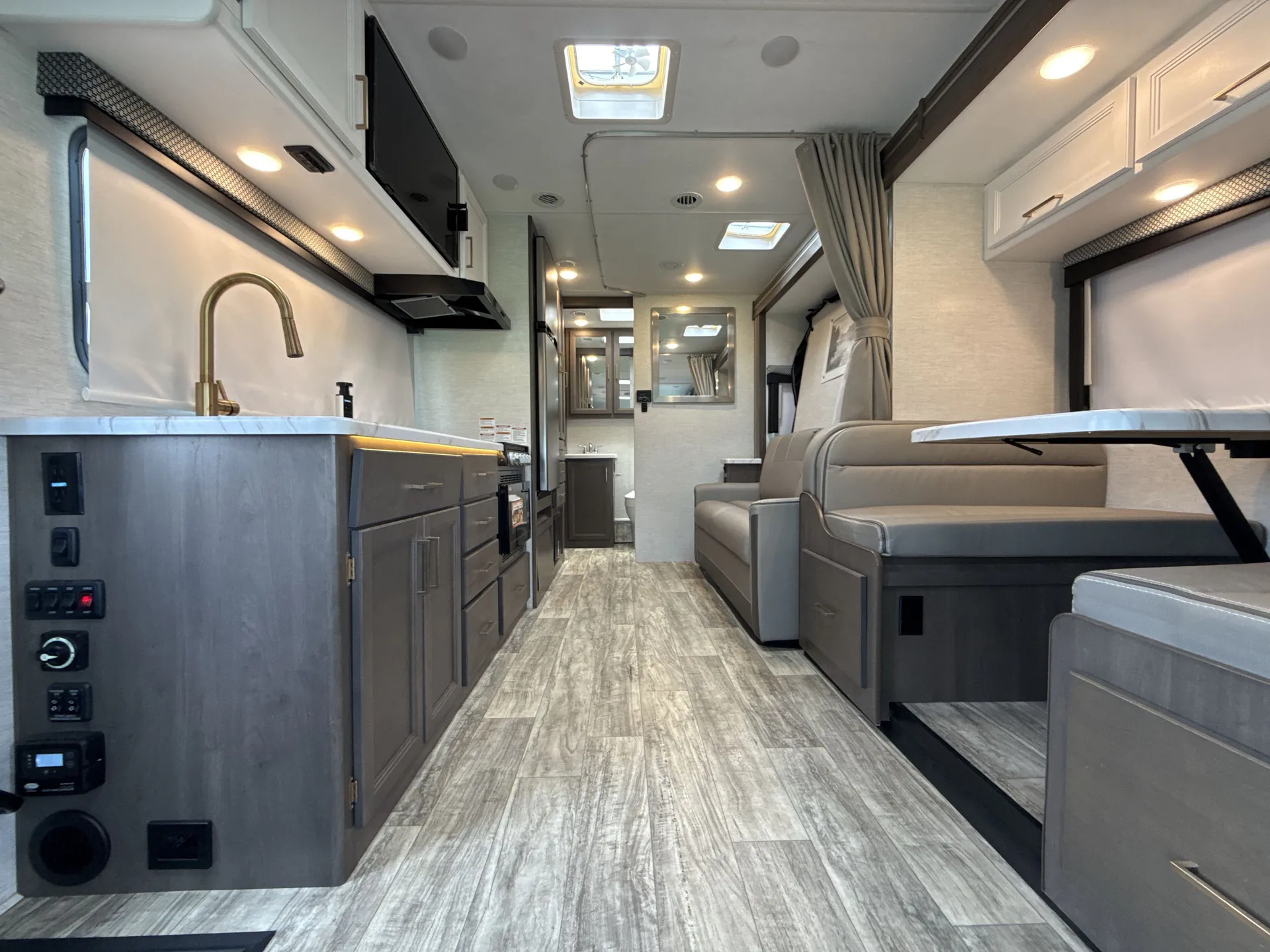2024 Thor Motor Coach Freedom Elite 24FL - Photo 3
