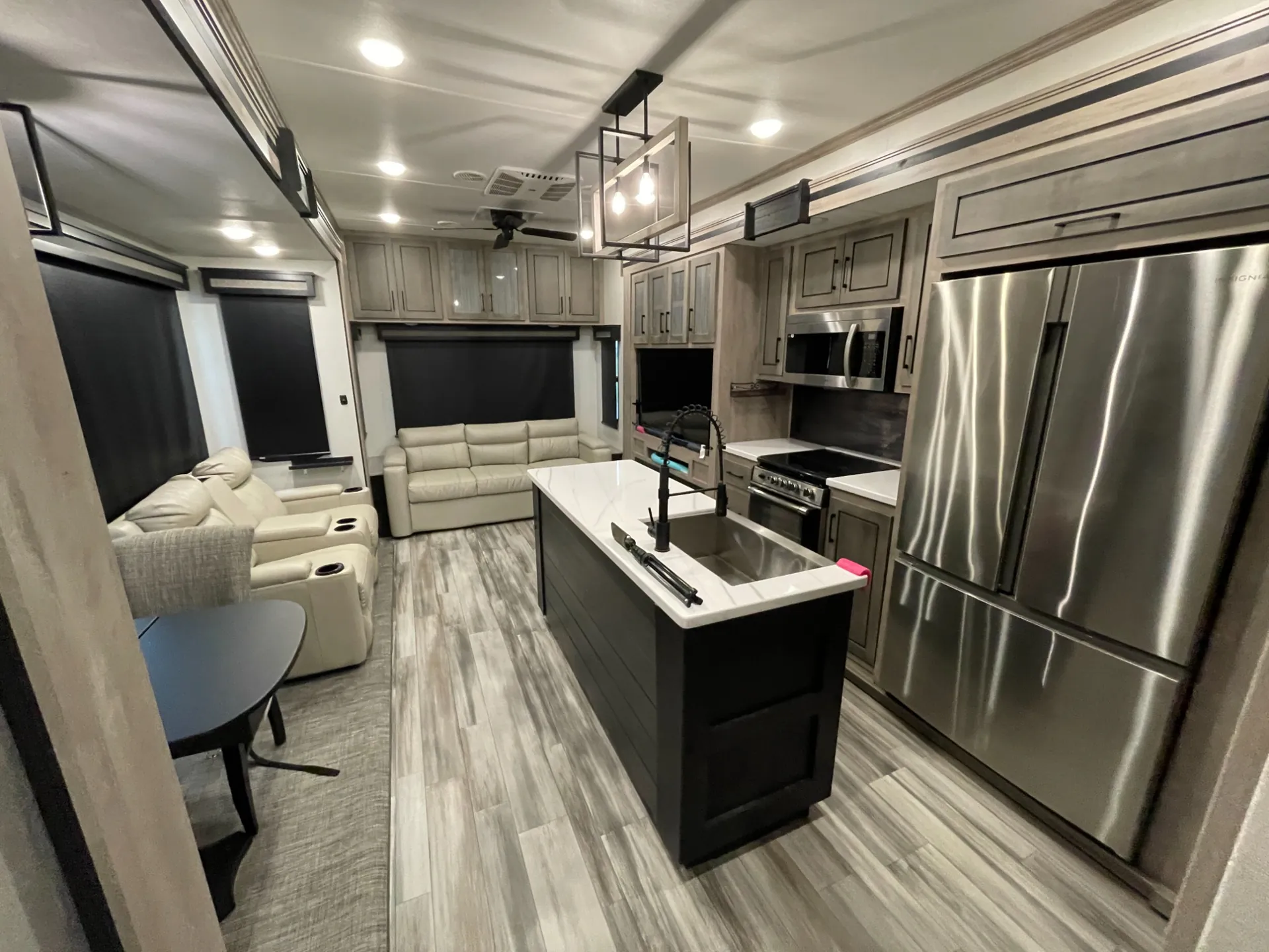 2024 Heartland Big Country 3900MO - Photo 2
