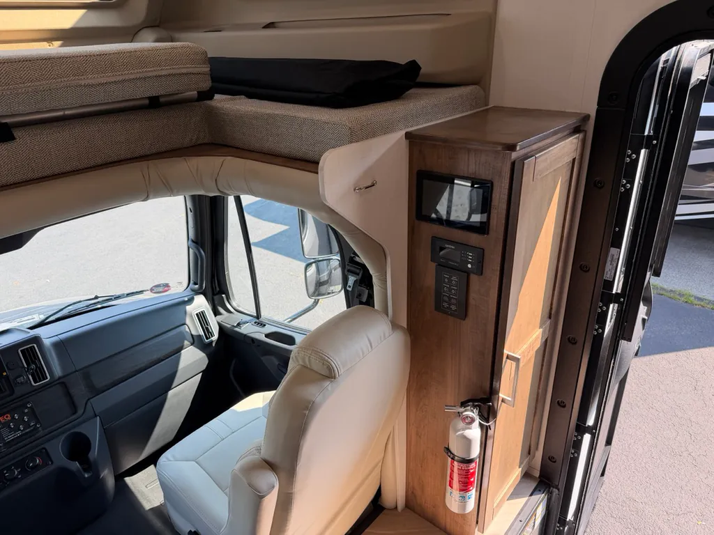 2026 Entegra Coach Accolade 37K, Photos photo 5