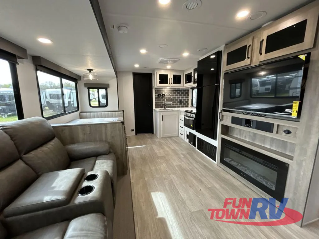 2026 Forest River Solaire 3150TBSS, Photos photo 16