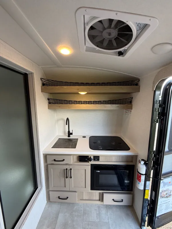 2025 Forest River Rockwood Geo Pro 15TB — Photo 6