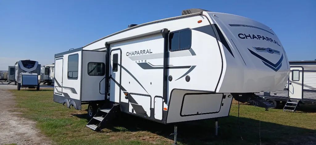 2024 Coachmen Chaparral Lite 284RL - Photo 2
