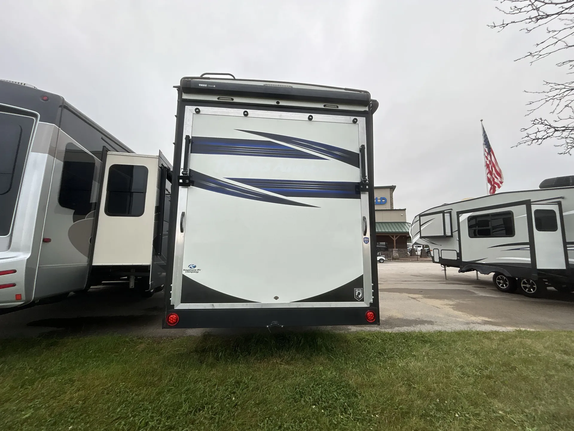 2020 Keystone Fuzion 357 — living area main