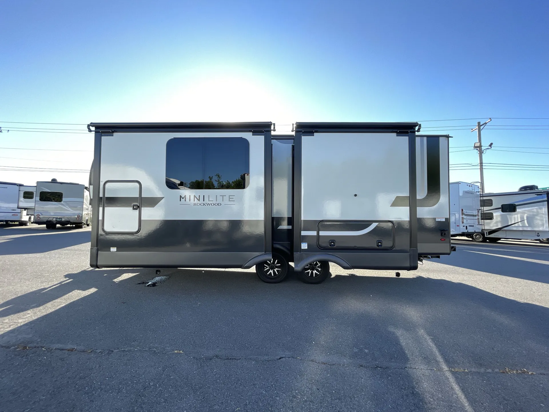 2027 Forest River Rockwood Mini Lite 2523MBR — off campside