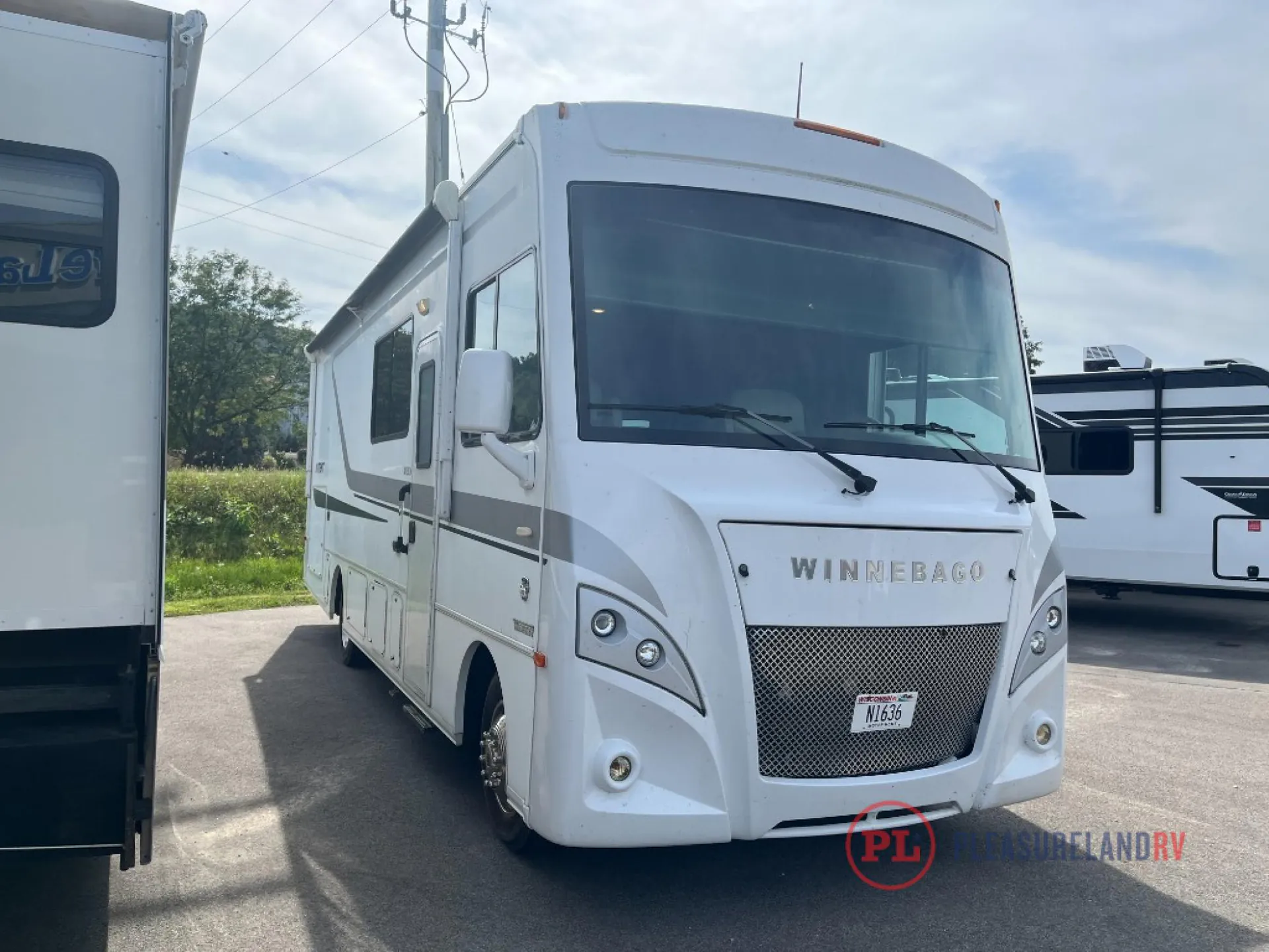 2019 Winnebago Intent 29L - Photo 2