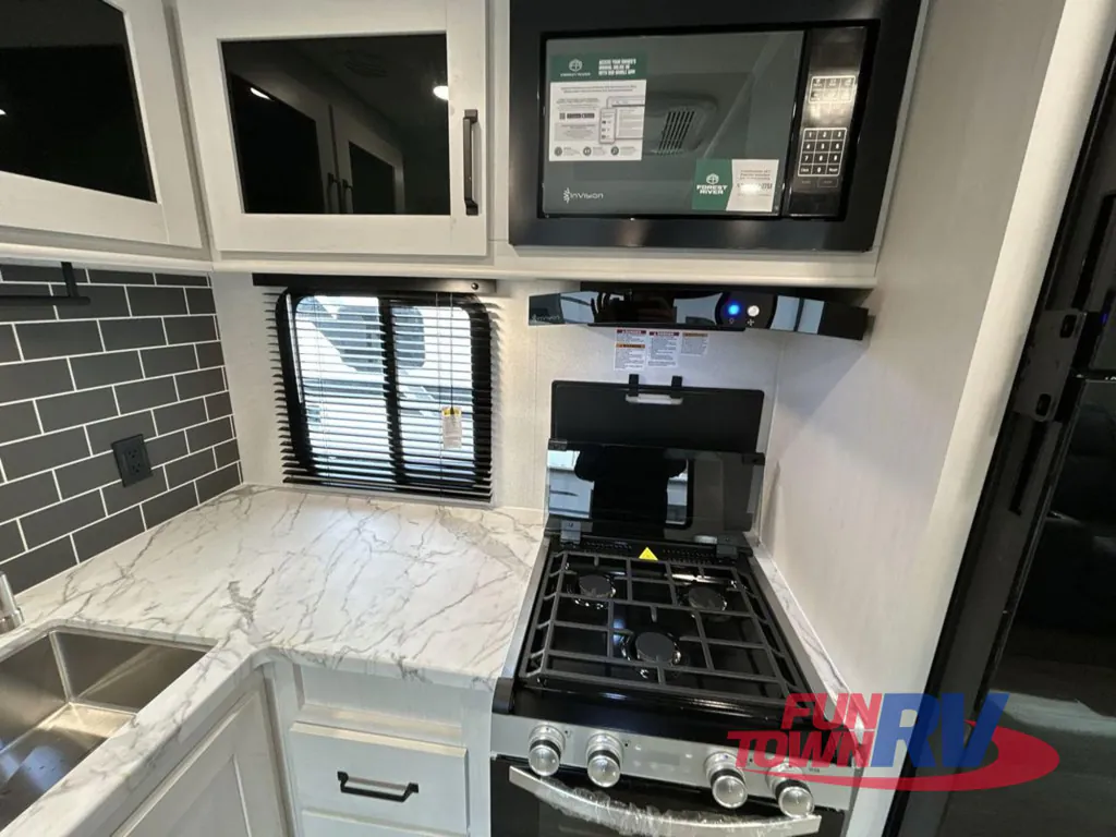 2026 Forest River Solaire 3150TBSS, Photos photo 12