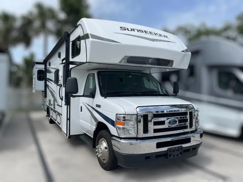 2024 Forest River Sunseeker Classic 3010DS - Photo 2