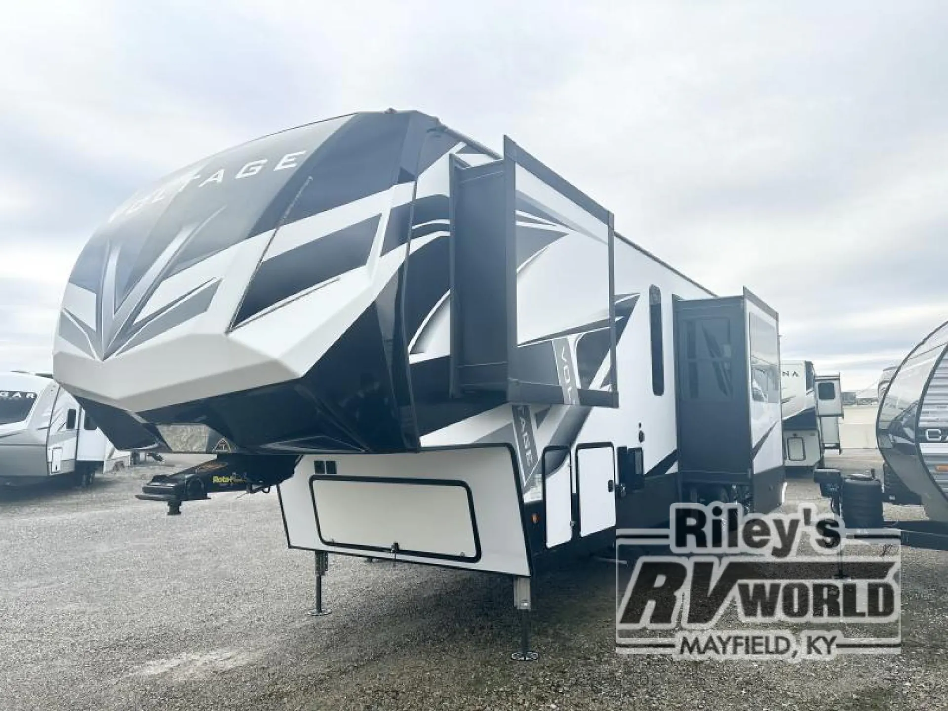 2020 Dutchmen Voltage 4175 dealer photo 3 from Riley's RV World - Sales