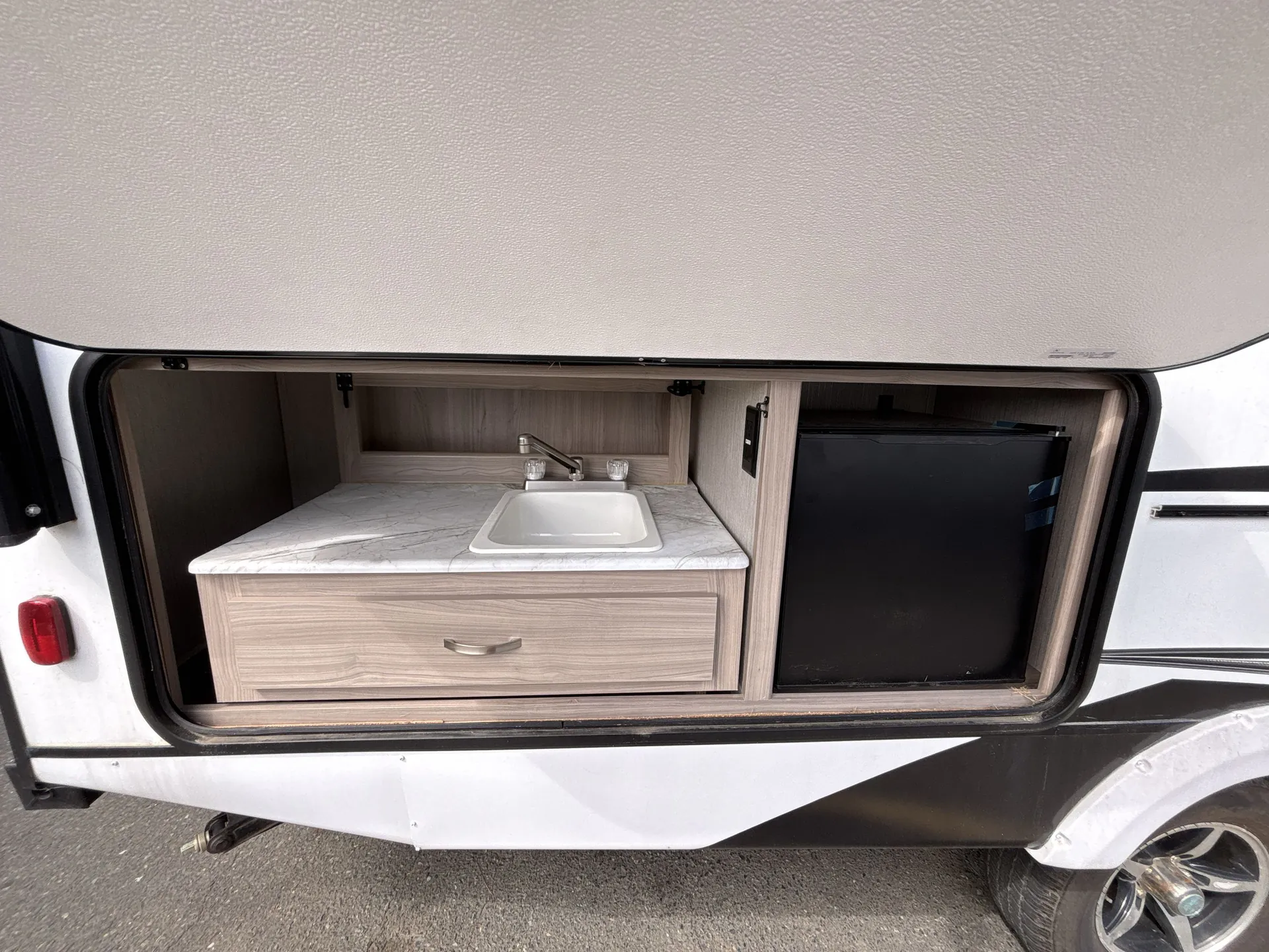 2021 Coachmen Freedom Express 238BHS - Photo 4