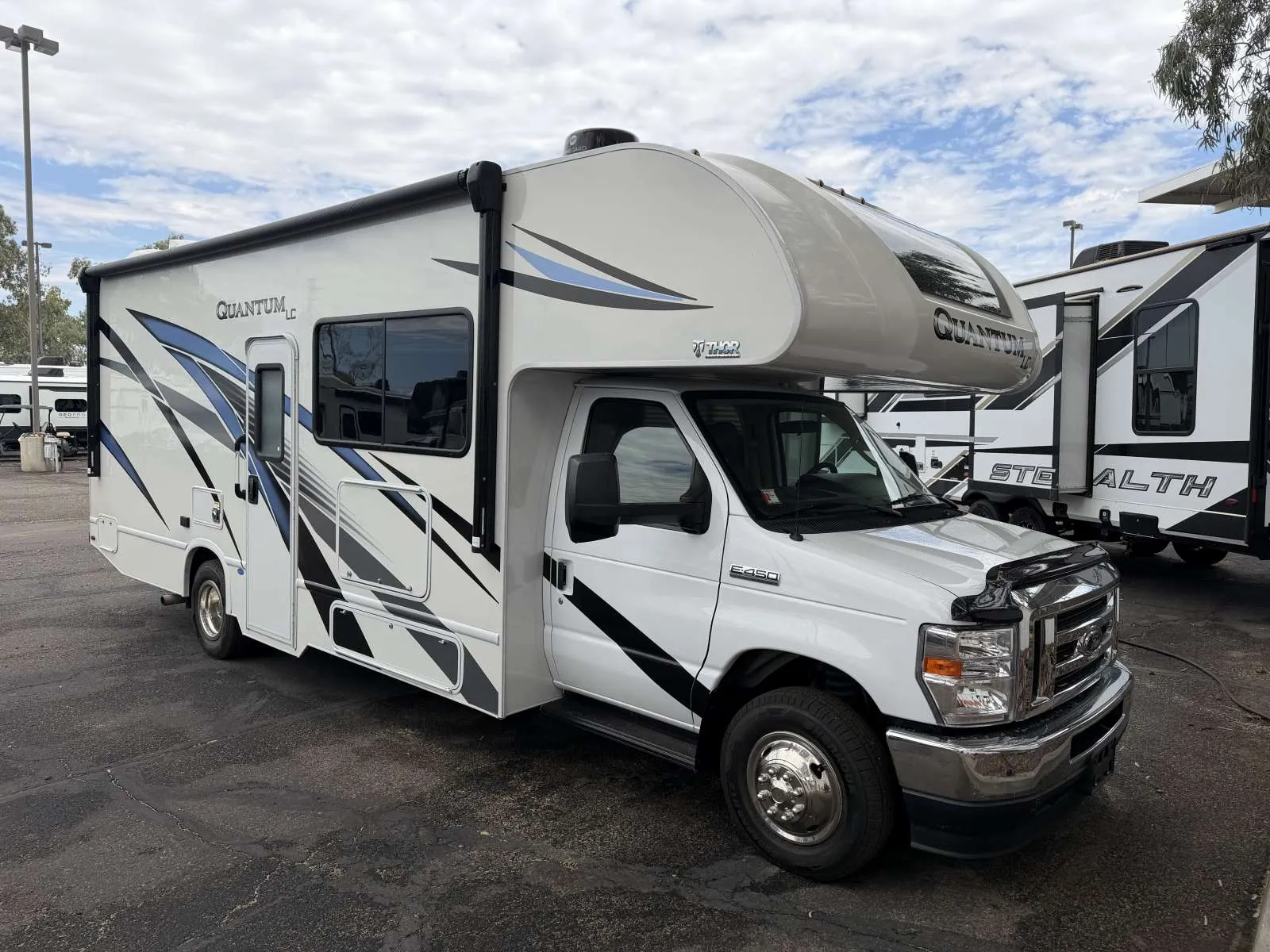 2023 Thor Quantum 26LC - Photo 2