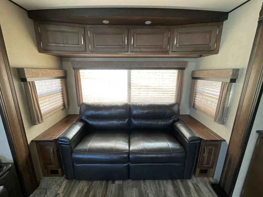 2020 Grand Design Reflection 315RLTS, Photos photo 33