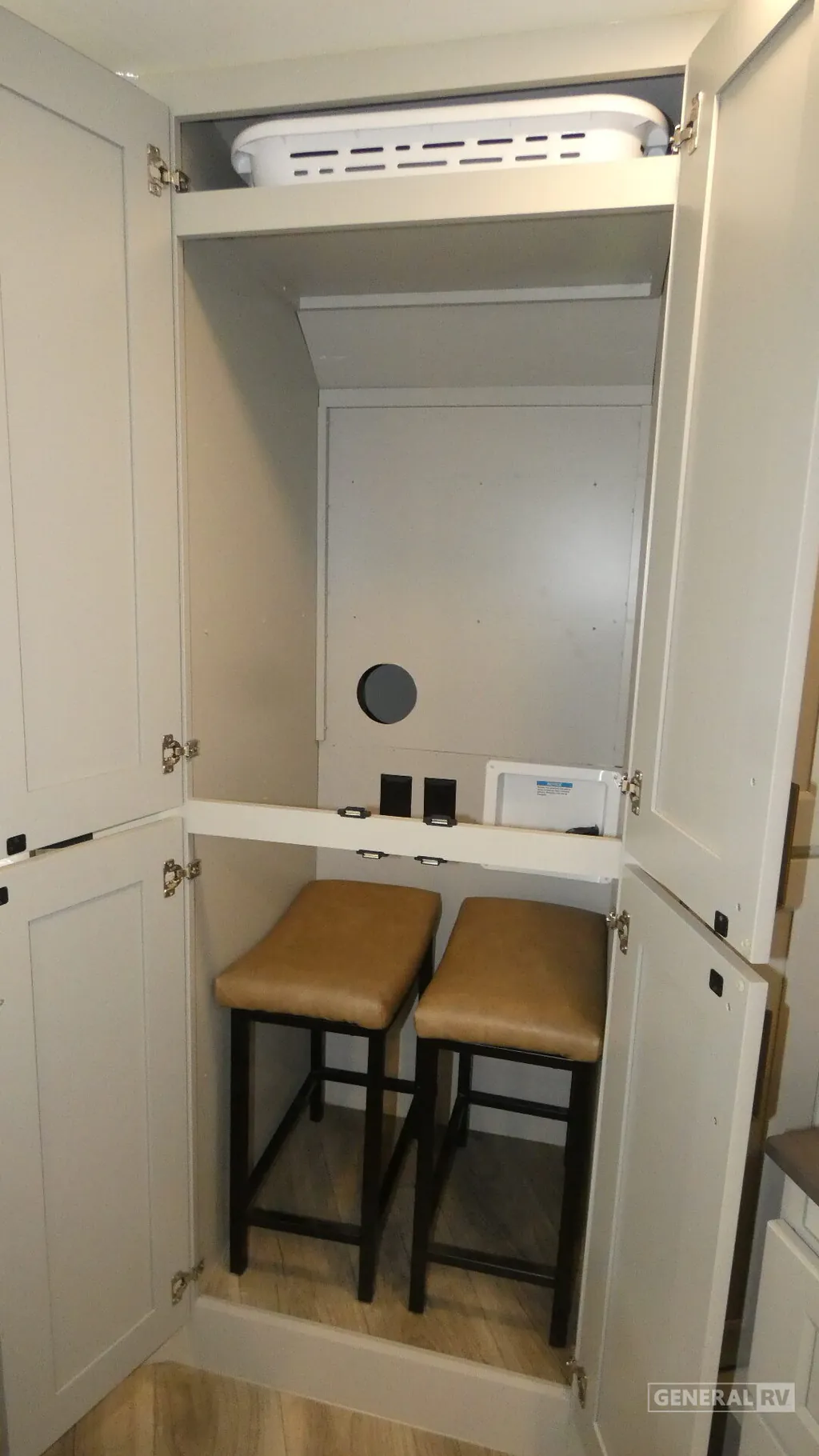 2025 Brinkley Model G 3250, Photos photo 12