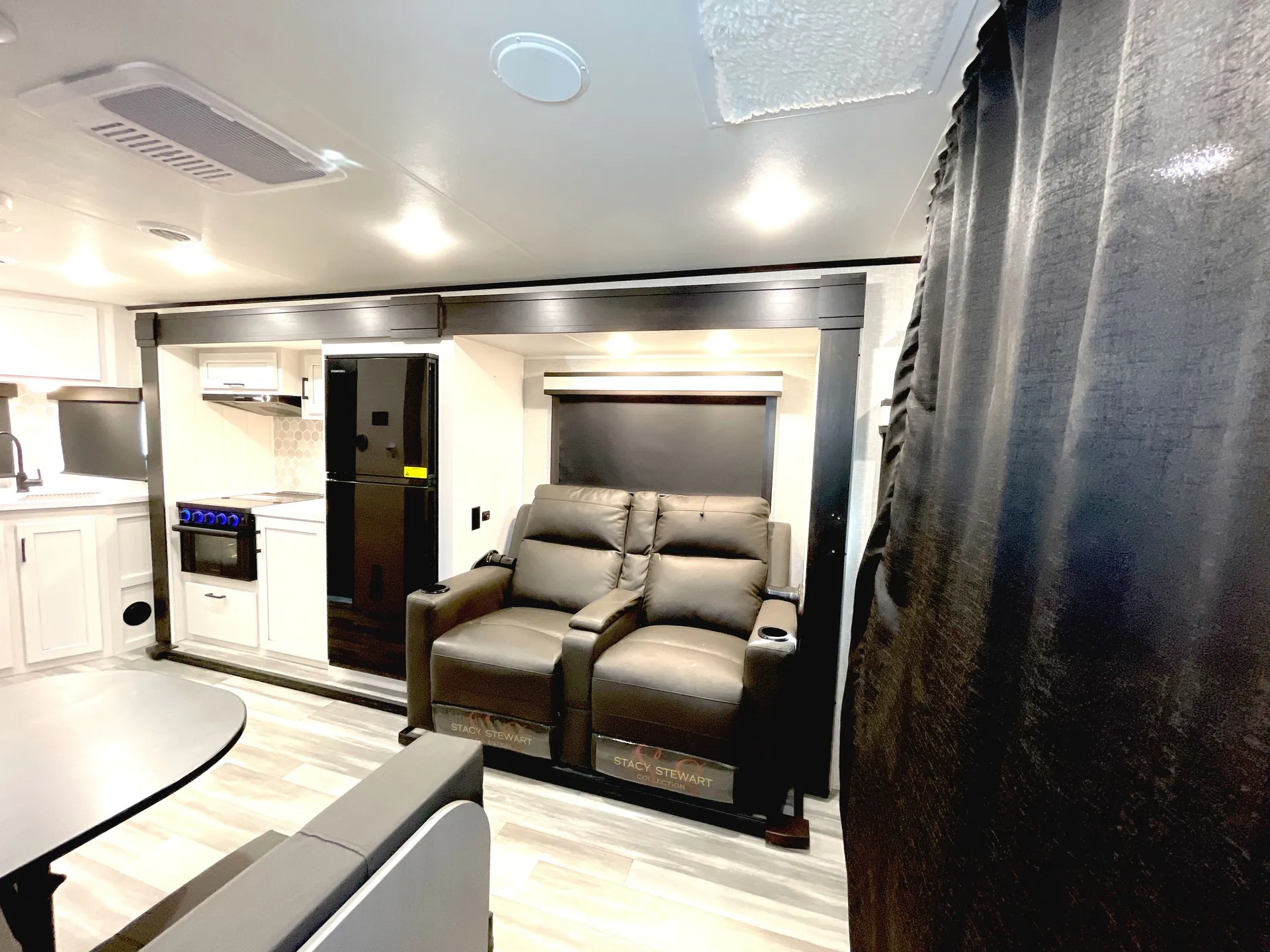 2024 Jayco Jay Feather 21MML — living area main
