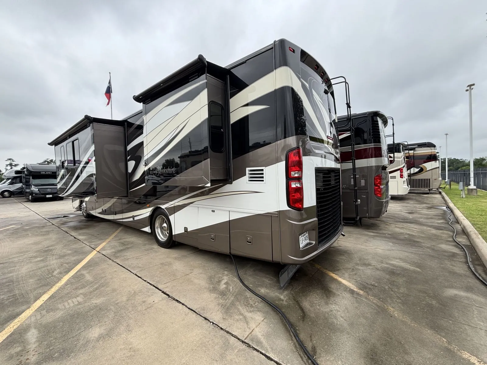 2014 Forest River Berkshire 390FL Class A Diesel - Photo 3