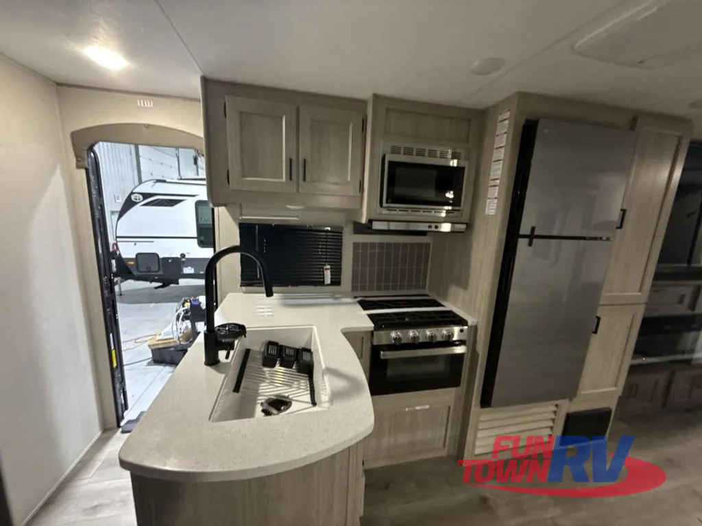 2026 Coachmen Catalina Legacy Edition 273DBHCK, Photos photo 15