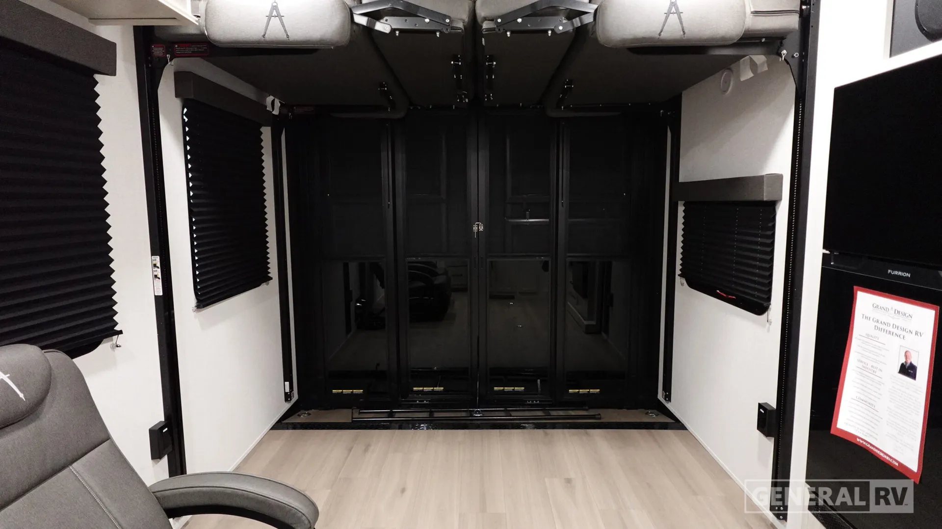 2026 Grand Design Momentum G-Class 25G - Photo 3