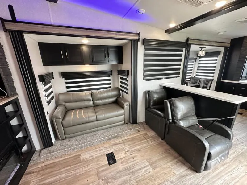 2021 Forest River Cherokee 39SR — Photo 6
