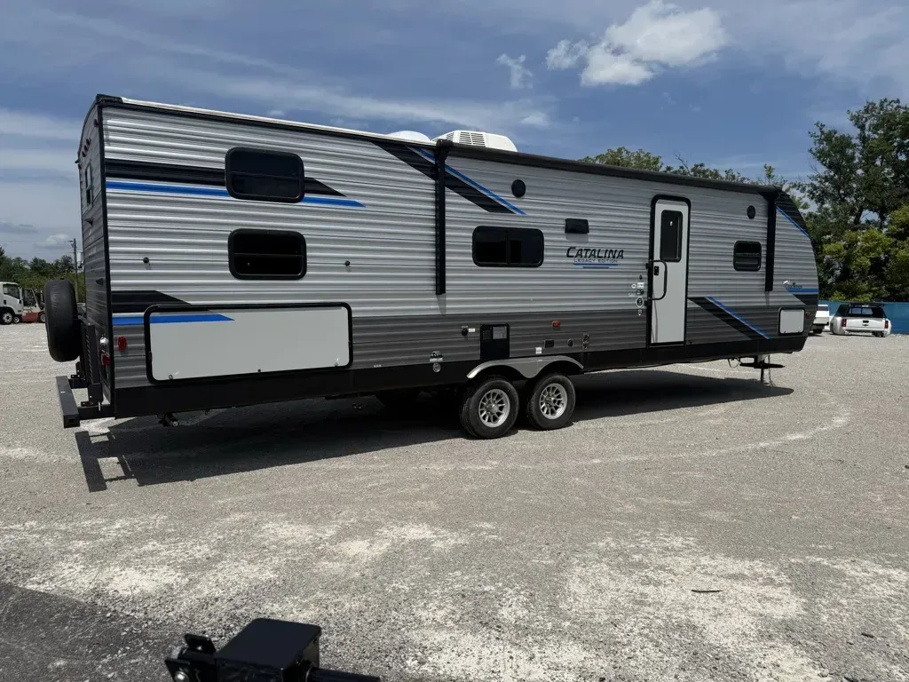 2022 Coachmen Catalina Legacy Edition 303QBCK - Photo 3