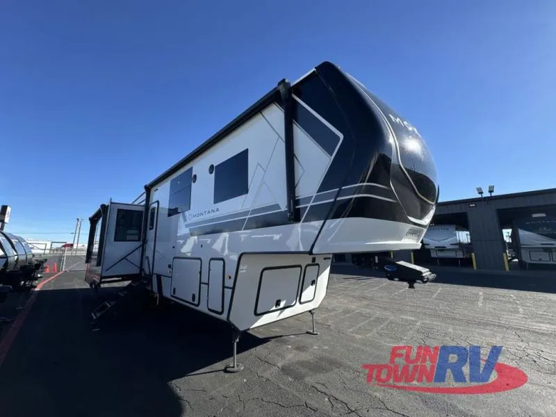 2026 Keystone Montana 3231CK - Photo 2