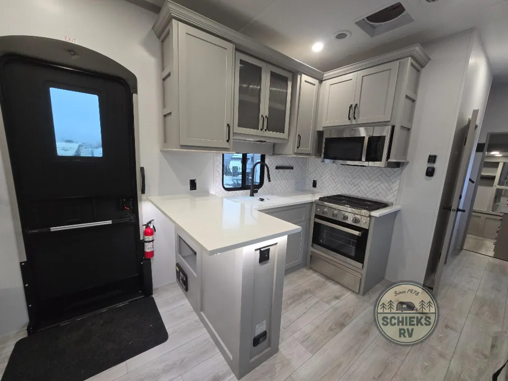2025 Keystone Montana High Country 377FL, Photos photo 11