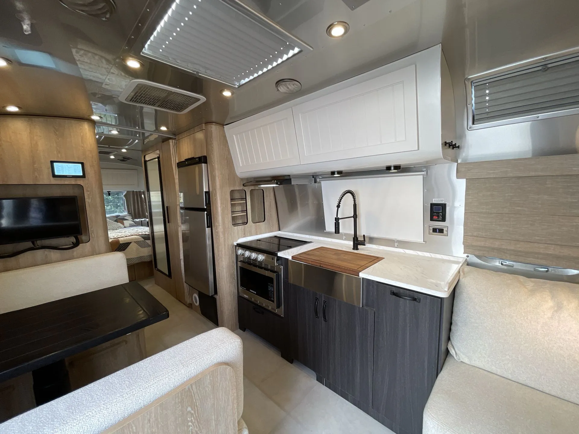 2023 Airstream Pottery Barn 28RB Twin - Photo 3
