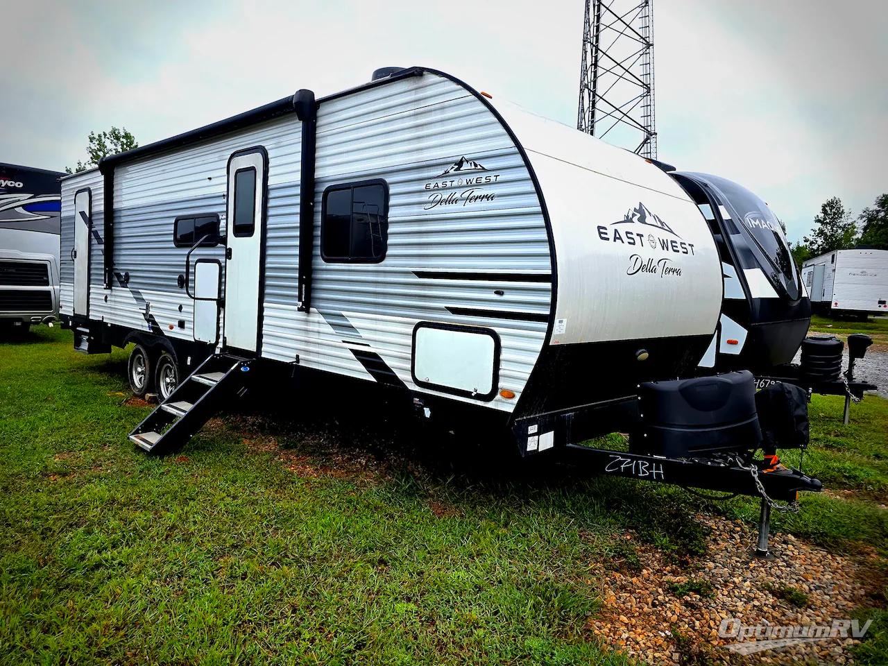 2023 East to West Della Terra 271BH