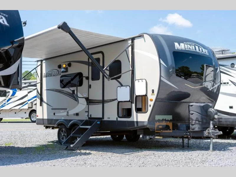 2021 Forest River Rockwood Mini Lite 2104S - Photo 2