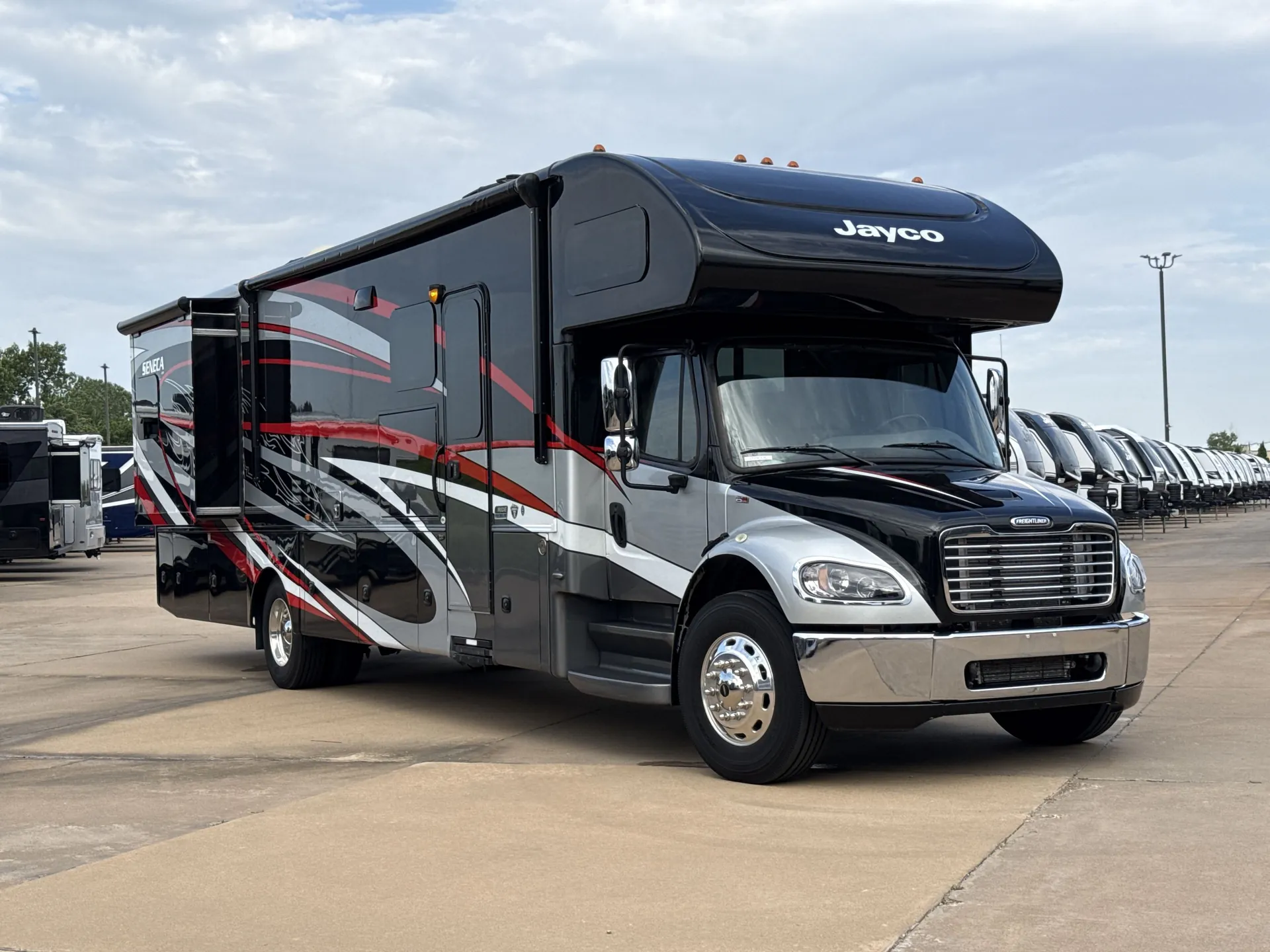 2019 Jayco Seneca 37HJ - Photo 2