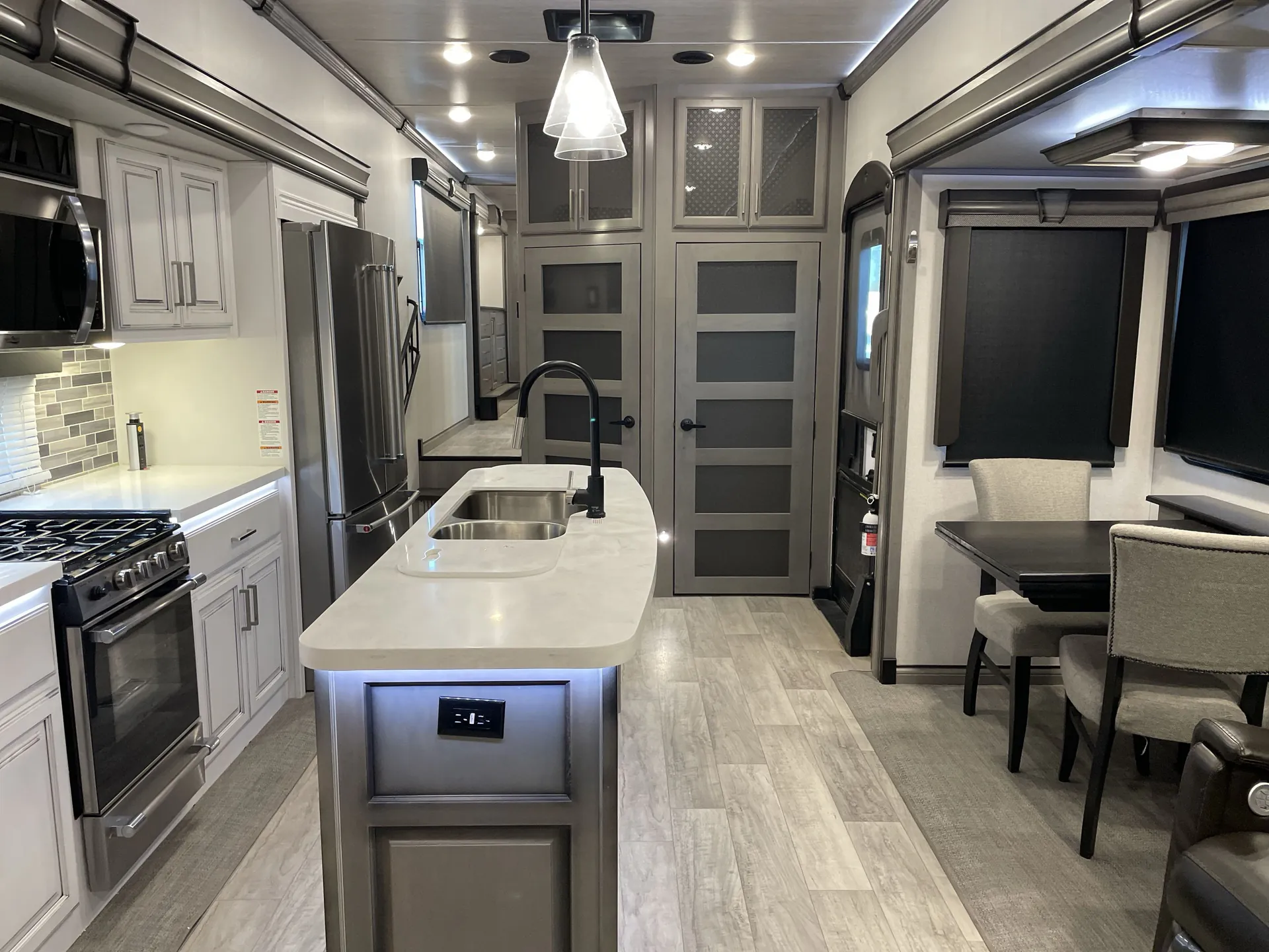 2021 Keystone Montana 3780RL — living area main