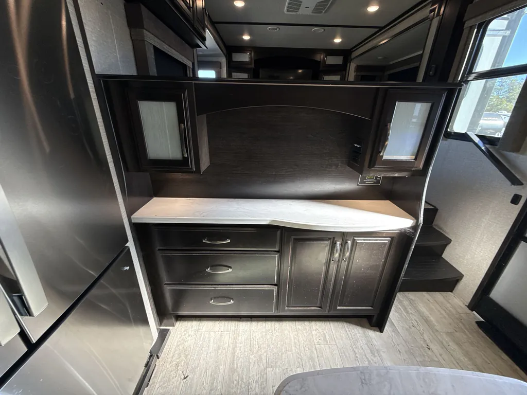 2018 Grand Design Momentum 376TH, Photos photo 13