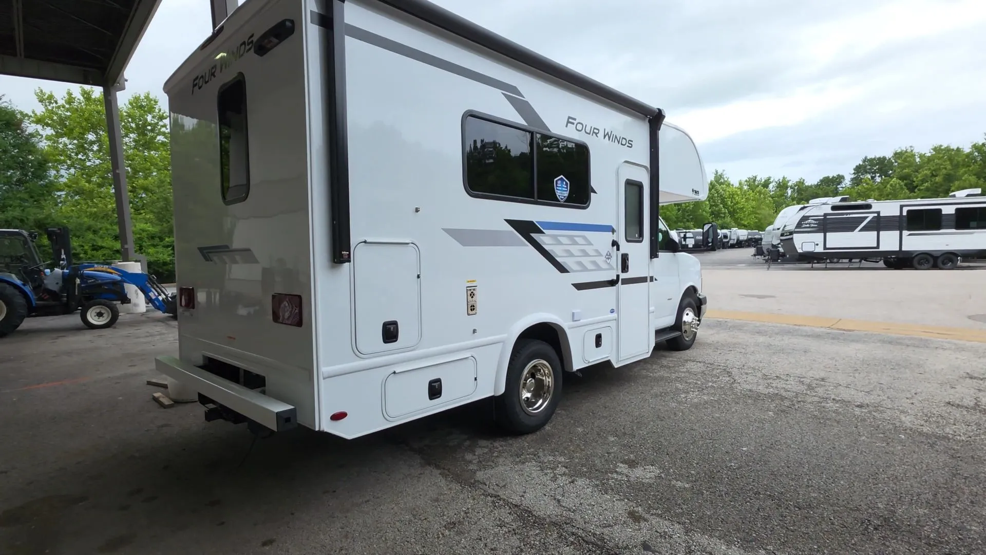 2027 Thor Motor Coach Chateau 19X - Photo 4
