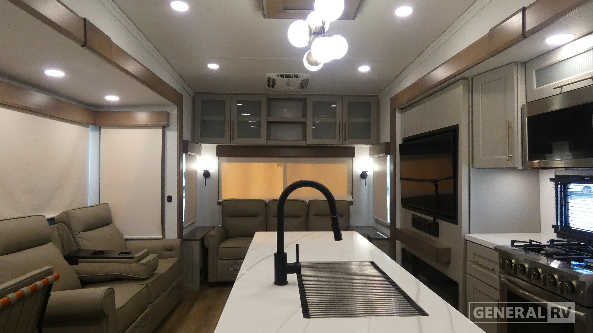 2025 Alliance RV Paradigm 340RL - Photo 3