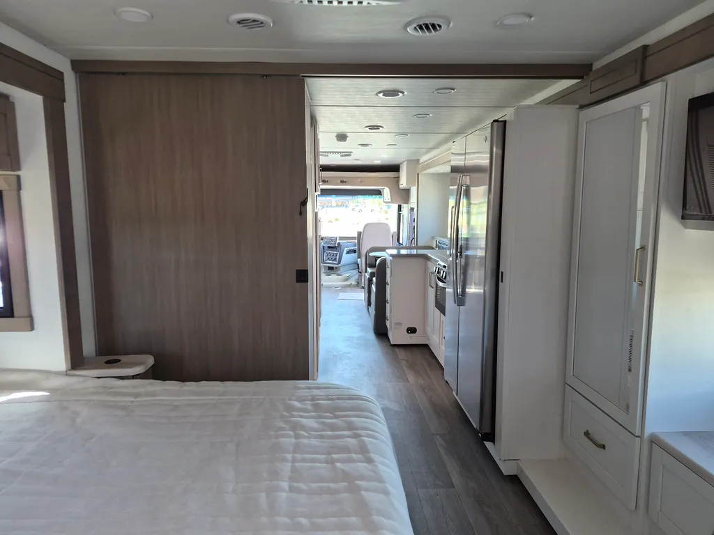 2027 Entegra Coach Vision XL 36C, Photos photo 23