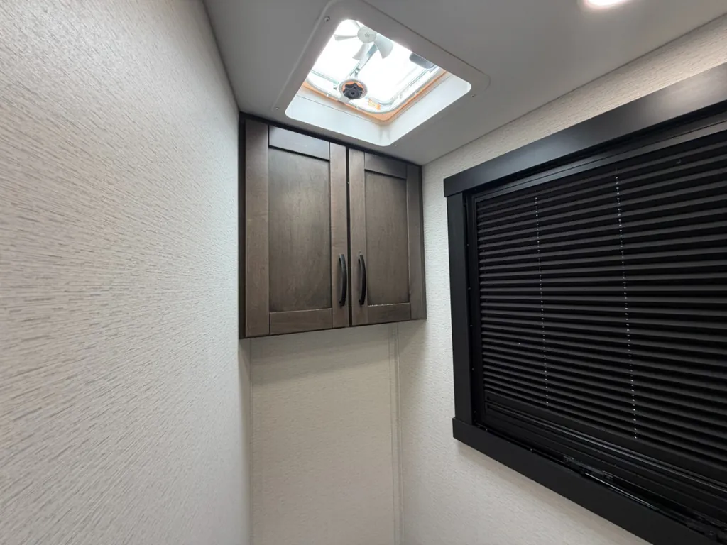 2027 Entegra Coach Accolade 37K, Photos photo 64