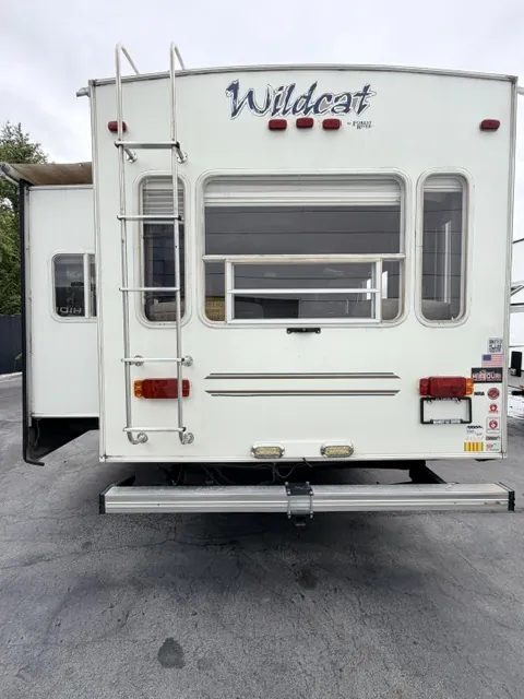 2005 Forest River Wildcat 27RL — Photo 5