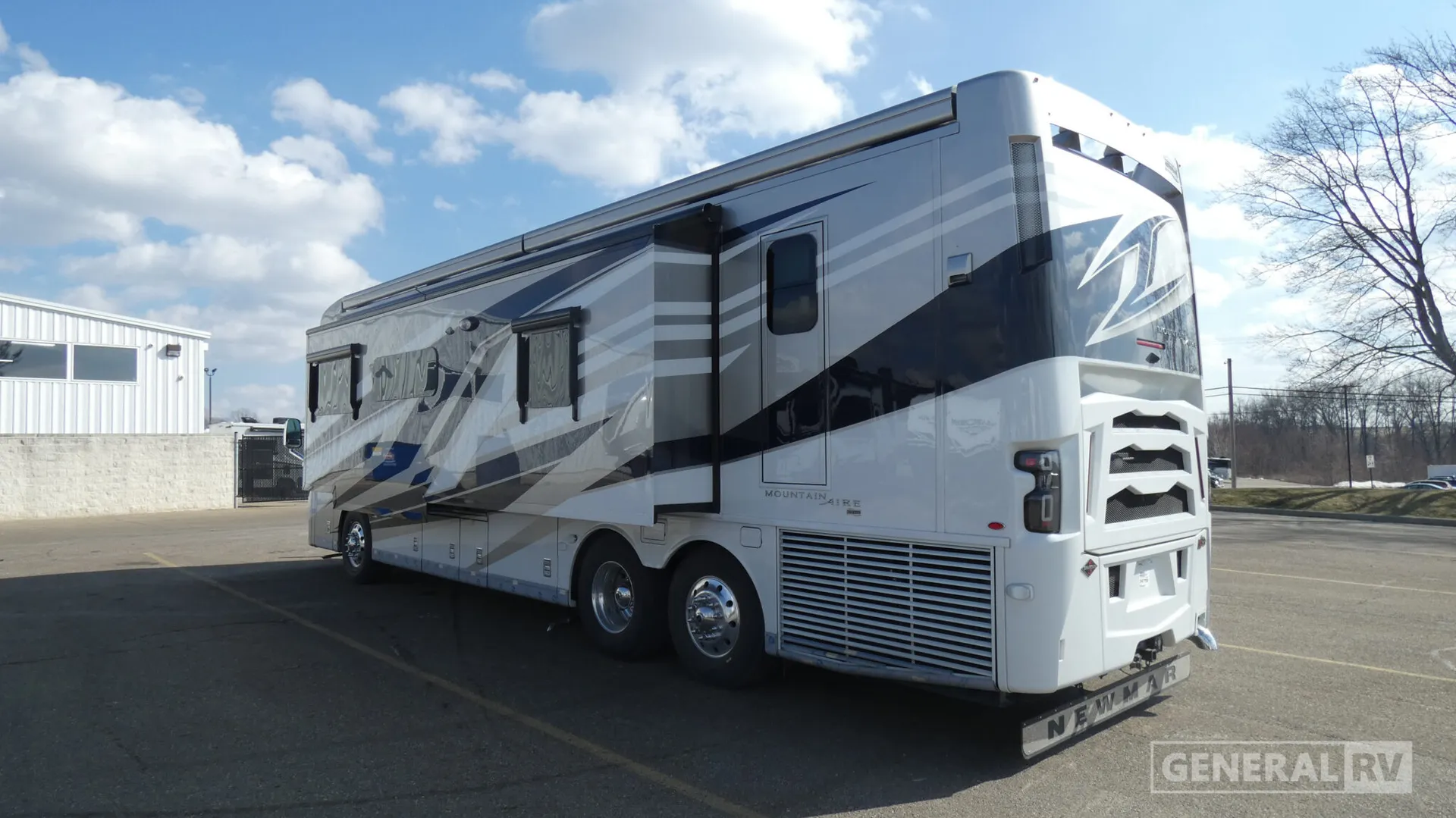 2026 Newmar Mountain Aire 3825 - Photo 4