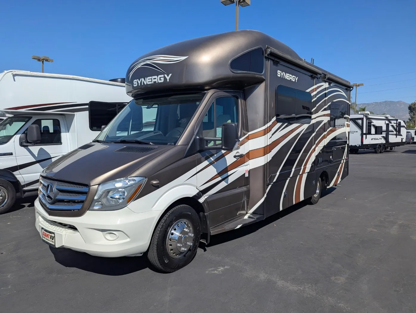 2018 Thor Motor Coach Synergy SD24 - Photo 3