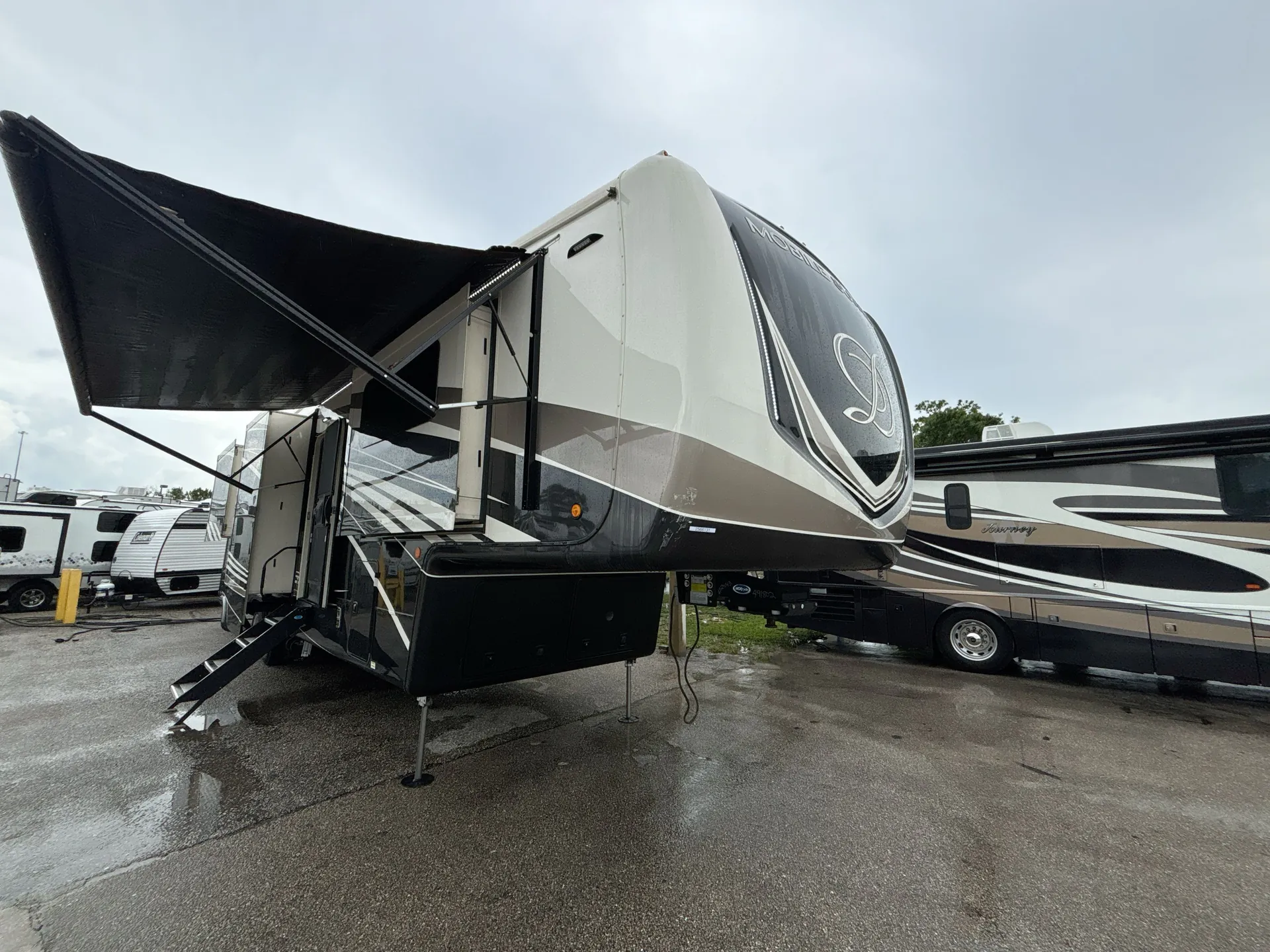 2022 DRV Mobile Suites 41FKMB - Photo 2
