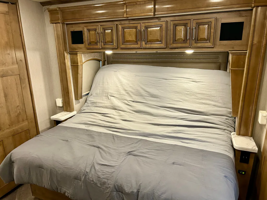 2020 Fleetwood Pace Arrow LXE 38K, Photos photo 30