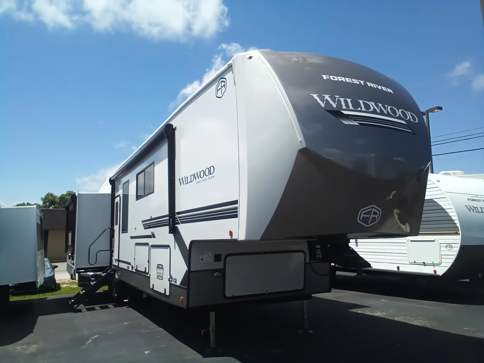 2027 Forest River Wildwood Heritage Glen 380WDR