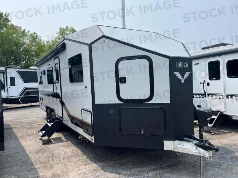 2027 inTech Black Wing 830 X - Photo 2
