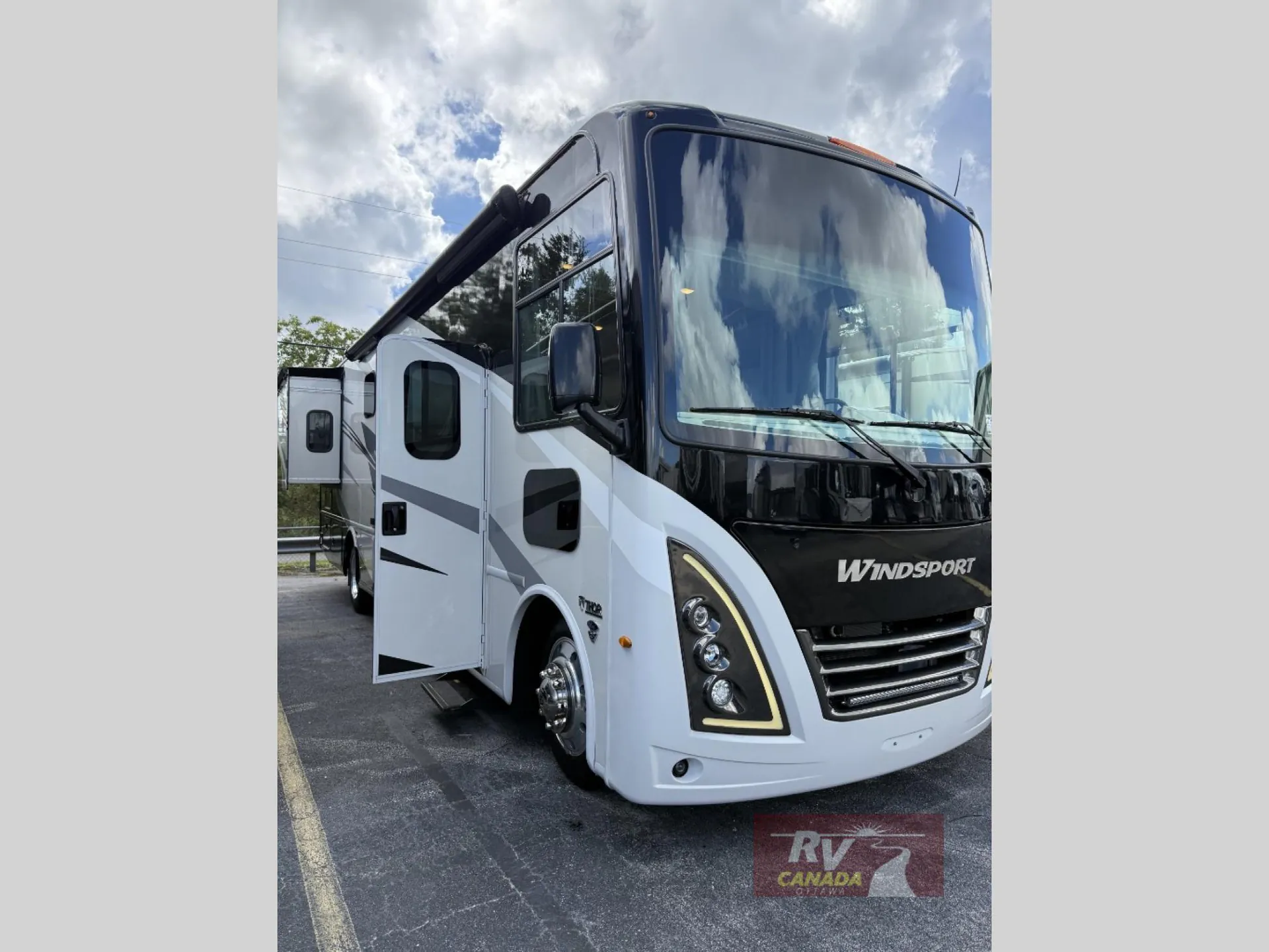 2024 Thor Motor Coach Windsport 34A - Photo 2