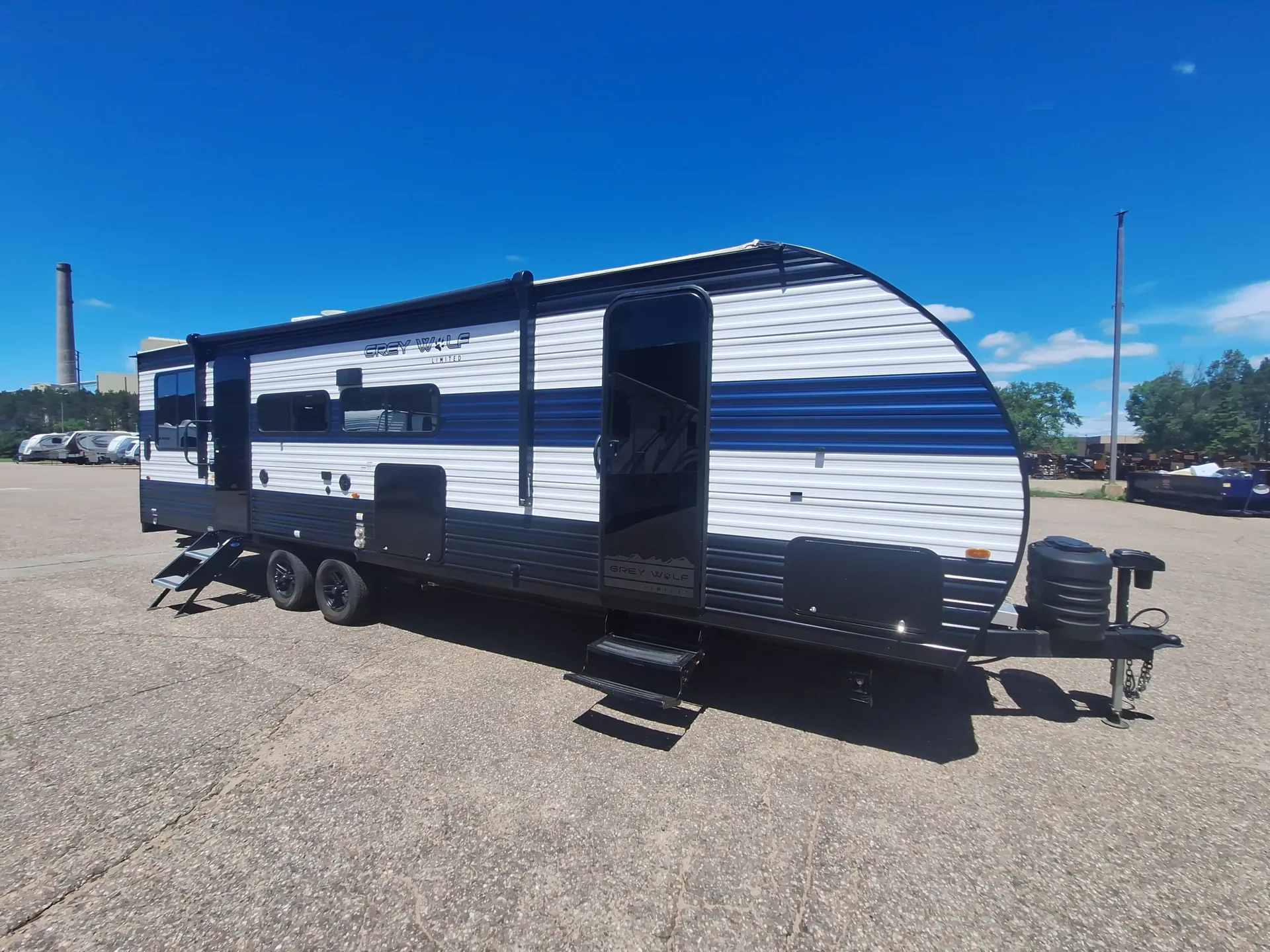 2023 Forest River Cherokee Grey Wolf 24RRT - Photo 2
