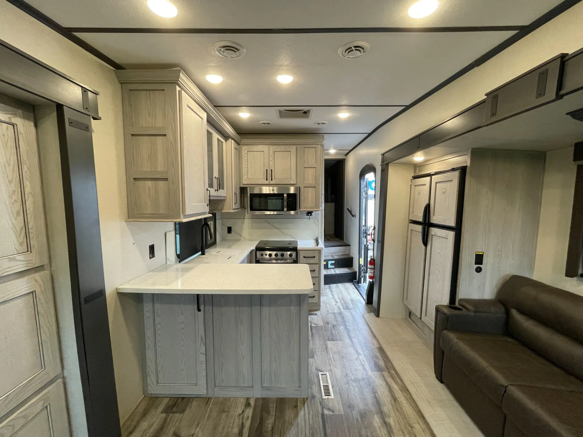 2022 Keystone Montana High Country 281CK - Photo 3