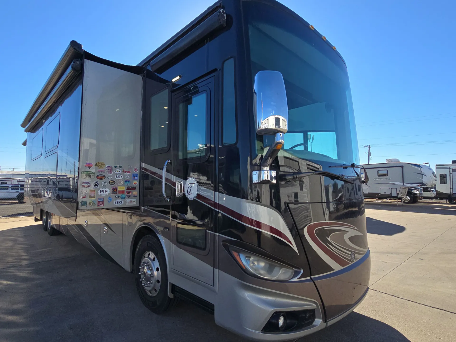 2016 Tiffin Phaeton 44 OH - Photo 2