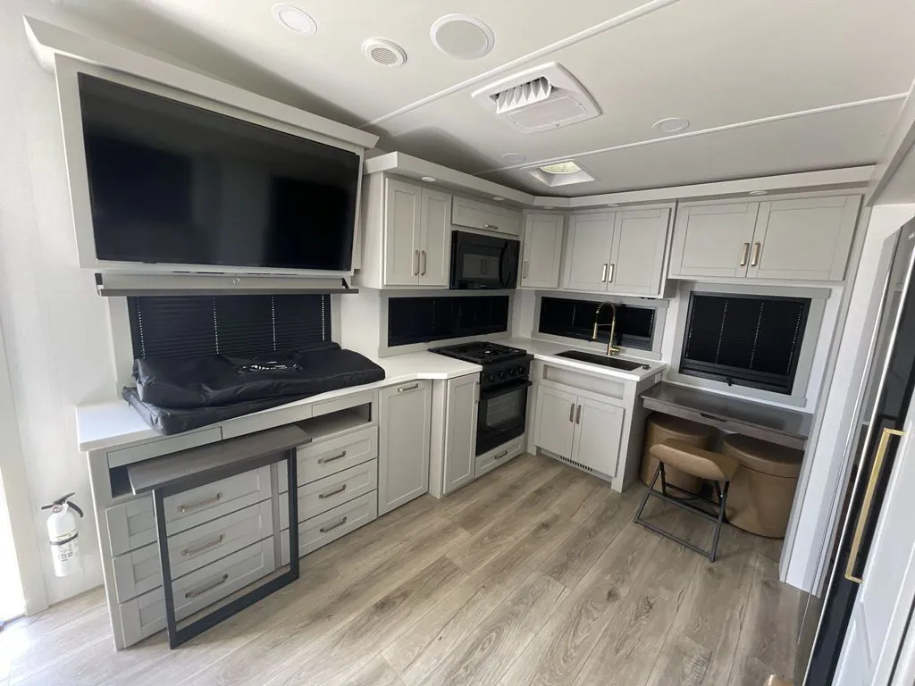 2025 Brinkley Model Z 2680, Photos photo 6