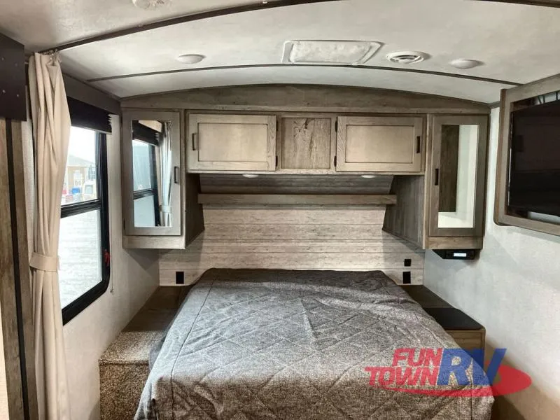 2021 Keystone Outback Ultra-Lite 221UMD - Photo 3